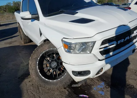 2022 Ram 1500 Big Horn 4X4 5'7 Box из США, поврежденный, VIN 1C6SRFFT8NN424143